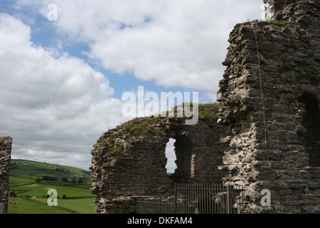 Ruins of Clun castle keep in Shropshire Stock Photo