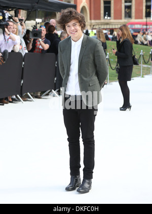 223 Harry Styles Burberry 2013 Stock Photos, High-Res Pictures