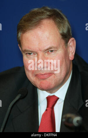 PAAVO LIPPONEN.PRIME MINISTER OF FINLAND. NICE, FRANCE, EUROPEAN SUMMIT.EUROPEAN SUMMIT NICE 2000.11/12/2000.U94G21A Stock Photo