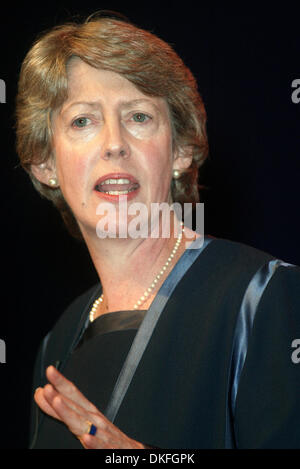 PATRICIA HEWITT MP.SEC. TRADE & INDUSTRY.TLABOUR PARTY CONFERENCE 2002.LABOUR PARTY CONFERENCE 2002.03/10/2002.DI146.CREDIT: ALLSTAR/ Stock Photo