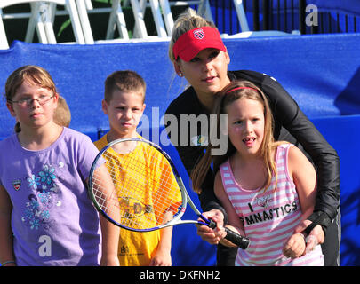 Jul 06, 2009 - King Of Prussia, Pennsylvania, USA - ANNA KOURNIKOVA of the Aces participated in a Quickstart tennis children's clinic presented by USTA Middle States. Though unable to play due to a wrist injury sustained while practicing for the WTT season, Kournikova stayed for the match to root for her teammates and joined the Freedoms and her Aces teammates for a post-match auto Stock Photo