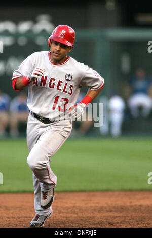 Jul 22, 2009 - Kansas City, Missouri, USA - Los Angeles Angels second baseman MAICER IZTURIS jogs around the bases after hitting a two-run homer in the 3rd inning. The Los Angeles Angels defeated the Kansas City Royals 9-6 at Kauffman Stadium in Kansas City, MO. (Credit Image: © Tyson Hofsommer/Southcreek Global/ZUMA Press) Stock Photo