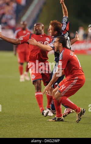 Aug. 02, 2009 - Foxboro, Massachusetts, USA - August 1 2009: Toronto FC defender Marvell Wynne (back), New England Revolution forward Edgaras Jankauskas (center) and Toronto FC midfielder Dwayne De Rosario (front) push for postion. Toronto FC and the New England Revolution finished with a 1-1 tie at Gillette Stadium in Foxboro, Massachusetts. (Credit Image: © Geoff Bolte/Southcreek Stock Photo