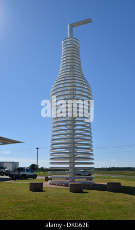 Pops Soda ranch in Arcadia, Oklahoma. Huge illuminated soda bottle is a new Route 66 giant and landmark Stock Photo