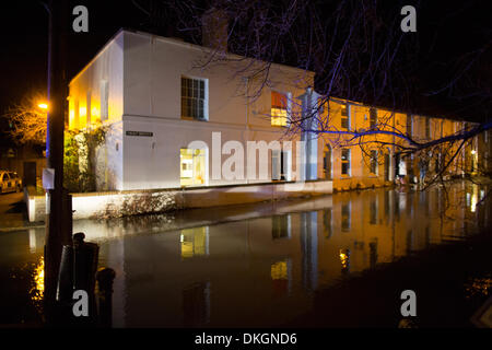 Faversham, Kent, UK,  6 December 2013. A tidal surge coupled with a high tide causes extensive flooding in the early hours of the morning in Faversham. Credit:  Christopher Briggs/Alamy Live News Stock Photo