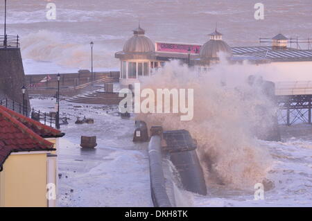 Cromer, Norfolk, UK. 6th December 2013. Cromer pier 1. Credit:  John Worrall/Alamy Live News Stock Photo