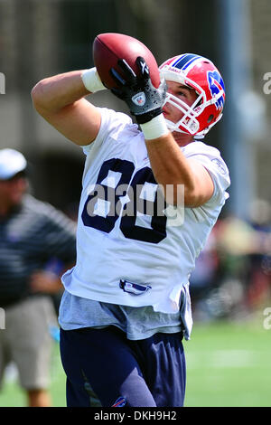 Buffalo Bills' Jonathan Stupar during NFL football practice in Orchard ...