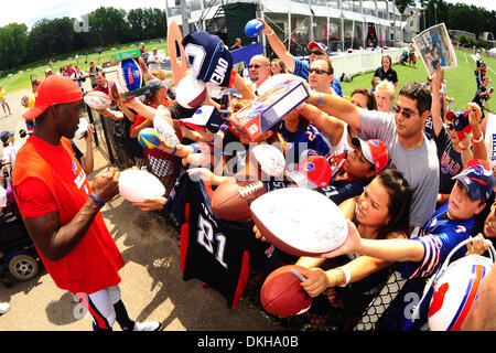 : TERRELL OWENS BUFFALO BILLS 8X10 HIGH GLOSSY SPORTS ACTION  PHOTO (N) : Sports & Outdoors