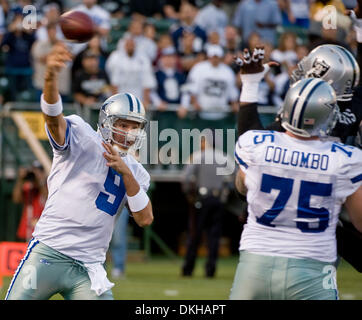 Aug 13, 2009 - Oakland, California, U.S. - Oakland Raiders vs Dallas Cowboys  at Oakland-Alameda County Coliseum Thursday, August 13, 2009, Dallas Cowboys quarterback Tony Romo #9 make pass during 1st quarter of game. (Credit Image: © Al Golub/ZUMApress.com) Stock Photo