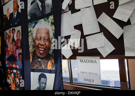 Cape Town, South Africa. 6th Dec, 2013.  Book Of condolence and Memorial Service of Nelson Mandela in St Georges Cathedral Credit:  M.Sobreira/Alamy Live News Stock Photo