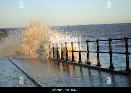 Cleethorpes, UK. 6th December 2013. UK Weather.High tides peak on Cleethorpes promenade. Credit:  Ian Francis/Alamy Live News Stock Photo