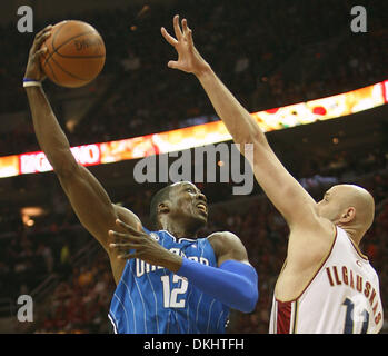 May 20, 2009 - Cleveland, Ohio, U.S. - Orlando center DWIGHT HOWARD (12) shoots over Cleveland center ZYDRUNAS ILGAUSKAS (11) during the first half of the Magic's game against the Cavaliers in game one of the Eastern Conference Finals at Quicken Loans Arena. (Credit Image: © Gary W. Green/Orlando Sentinel/ZUMAPRESS.com) Stock Photo