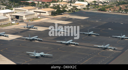 High angle view of airplanes on the tarmac runway at Honnolulu Airport, Honolulu, Oahu, Hawaii, USA Stock Photo