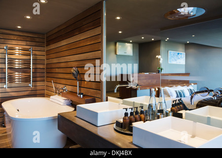 Sinks and bathtub in modern bathroom Stock Photo