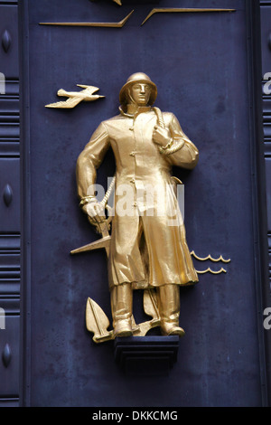 Industries of the British Empire Figure by Carl Paul Jennewein at the Rockefeller Center in New York Stock Photo