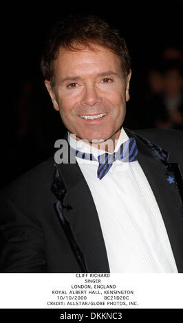 Oct. 10, 2000 - ROYAL ALBERT HALL, KENSINGTON - CLIFF RICHARD.SINGER. LONDON, ENGLAND.ROYAL ALBERT HALL, KENSINGTON.10/10/2000.BC21D20C.CREDIT:(Credit Image: © Globe Photos/ZUMAPRESS.com) Stock Photo