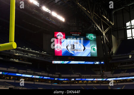 Indianapolis, IN, USA. 7th Dec, 2013. A general view of Lucas Oil Stadium prior to the Big Ten Championship football game between the Ohio State Buckeyes and the Michigan State Spartans at Lucas Oil Stadium. Credit:  csm/Alamy Live News Stock Photo