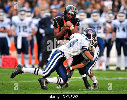 Anaheim, CA, . 7th Dec, 2013. Kai Ross #1 of Huntington Beach in action during the CIF-SS Southwest Final Prep Football game between Newport Harbor vs. Huntington Beach at Angels Stadium in Anaheim.Huntington Beach defeats Newport Harbor 42-21 .Louis Lopez/CSM/Alamy Live News Stock Photo
