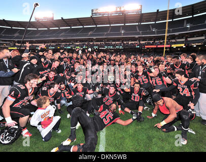 Anaheim, CA, . 7th Dec, 2013. The Huntington Beach Oilers pose for a photo after winning the CIF-SS Southwest Final Prep Football game between Newport Harbor vs. Huntington Beach at Angels Stadium in Anaheim.Huntington Beach defeats Newport Harbor 42-21 .Louis Lopez/CSM/Alamy Live News Stock Photo