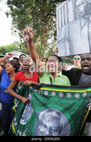 HOUGHTON, SOUTH AFRICA. 7th Dec, 2013. Soccer fans come to pay their ...