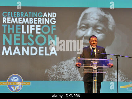 Soweto, South Africa. 8th Dec, 2013. South Africa's Deputy President Kgalema Motlanthe addresses a church service commemorating the life of Nelson Mandela at Grace Bible Church in Soweto, Dec. 8, 2013. Credit: GCIS/Xinhua/Alamy Live News Stock Photo