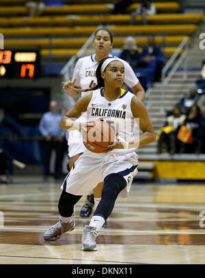 Berkeley, CA, USA. 7th Dec, 2013. Dec 07 2013 - Berkeley CA USA California Bears G # 15 Brittany Boyd mid court pass during NCAA Womens Basketball game between Pacific University Tigers and California Golden Bears 68-66 overtime win at Hass Pavilion Berkeley Calif © csm/Alamy Live News Stock Photo