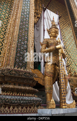 Statue in grand palace in Bangkok Stock Photo - Alamy