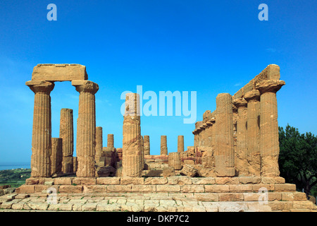 Temple of Juno Lacinia (450 BC), Valley of the Temples, Agrigento, Sicily, Italy Stock Photo