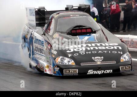 May 17, 2009 - Bristol, Tennessee, U.S - 17 May 2009:Funny Car driver Tony Pedregon does a burnout. The 9th annual Thunder Valley Nationals were held at Bristol Dragway in Bristol, Tennessee. (Credit Image: © Alan Ashley/Southcreek Global/ZUMApress.com) Stock Photo