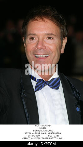 Oct. 10, 2000 - ROYAL ALBERT HALL, KENSINGTON - CLIFF RICHARD.SINGER. LONDON, ENGLAND.ROYAL ALBERT HALL, KENSINGTON.10/10/2000.BC21D22C.CREDIT:(Credit Image: © Globe Photos/ZUMAPRESS.com) Stock Photo