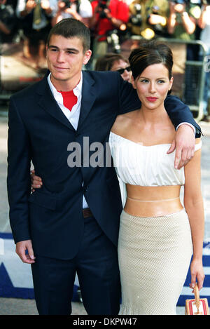 JOSH HARTNETT,KATE BECKINSALE.ACTOR & ACTRESS.CANNES, FRANCE, EUROPE.30/05/2001.BH89B10C. Stock Photo