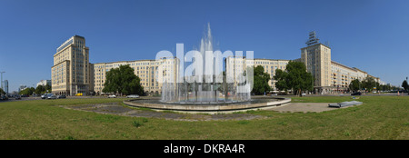 Brunnen, Strausberger Platz, Friedrichshain, Berlin, Deutschland Stock Photo