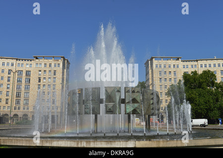 Brunnen, Strausberger Platz, Friedrichshain, Berlin, Deutschland Stock Photo