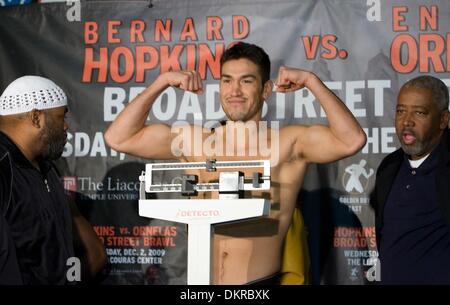 Dec 01, 2009 - Philadelphia, Pennsylvania, USA - ENRIQUE ORNELAS is weighed-in at the Liacouras Center, the site of the December 2, 2009 fight against Bernard Hopkins.  Hopkins weighed-in at 175 pounds and Ornelas was 173.5 pounds. (Credit Image: Â© Jay Gorodetzer/ZUMA Press) Stock Photo