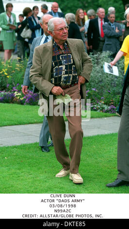 CLIVE DUNN.ACTOR ''DADS ARMY''.03/08/1998.N99A2C. Stock Photo