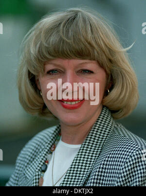 CAROL HAWKINS.ACTRESS ''RIDES''.27/04/1993.A75C21 Stock Photo