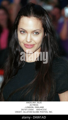 その他 GQ may2000 Angelina Jolie お年玉セール特価】 GQ Italian Magazine May 2000 Angelina