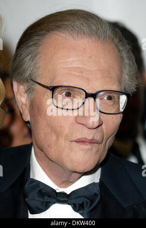 LARRY KING.TALK SHOW HOST.HILLS, LA, USA.BEVERLY HILTON HOTEL, BEVERLY.15/10/2002.LAC9944. Stock Photo