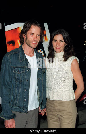 GUY PEARCE & KATE.ACTOR & WIFE.WESTWOOD, LA, USA.13/03/2001.BG22C24C. Stock Photo