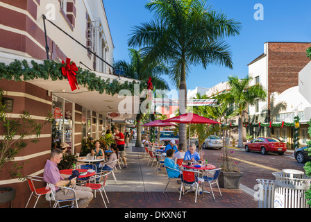 Sidewalk cafe on First Street in historic River District in downtown Fort Myers, Florida, USA Stock Photo