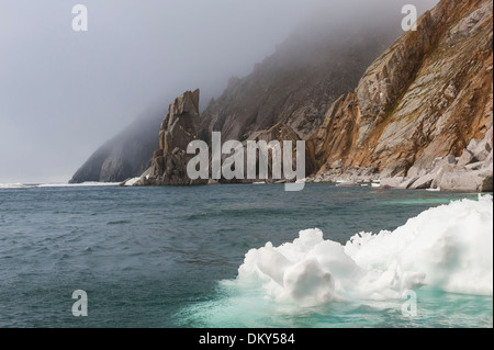 Cliffs at Herald Island, Chuckchi Sea, Russian Far East, Unesco World ...