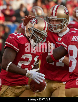 San Francisco, California, USA. 12th Nov, 2009. San Francisco 49ers running  back Frank Gore #21 makes big run on Thursday, November 12, 2009 at  Candlestick Park, San Francisco, California. The 49ers defeated