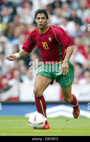 RUI COSTA.PORTUGAL & AC MILAN.VILLA PARK, BIRMINGHAM, ENGLAN. V PORTUGAL.07/09/2002.DIB7166.K47873.WORLD CUP PREVIEW 2006