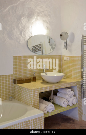 Almohalla 51, Archidona, Spain. Architect: none, 2013. Bathroom detail. Stock Photo