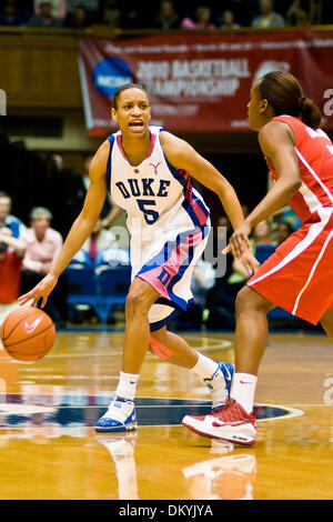 Feb. 11, 2010 - Durham, North Carolina, U.S - 11 February 2009: Dukes #5 Jasmine Thomas junior guard looks to move ball inside..Duke leads NC State 33 -16 at the half at Cameron indoor stadium, Durham NC..Mandatory Credit: Mark Abbott / Southcreek Global (Credit Image: © Mark Abbott/Southcreek Global/ZUMApress.com) Stock Photo