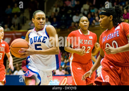 Feb. 11, 2010 - Durham, North Carolina, U.S - 11 February 2009: Dukes #5 Jasmine Thomas junior guard drive s to the hoop..Duke leads NC State 33 -16 at the half at Cameron indoor stadium, Durham NC..Mandatory Credit: Mark Abbott / Southcreek Global (Credit Image: © Mark Abbott/Southcreek Global/ZUMApress.com) Stock Photo