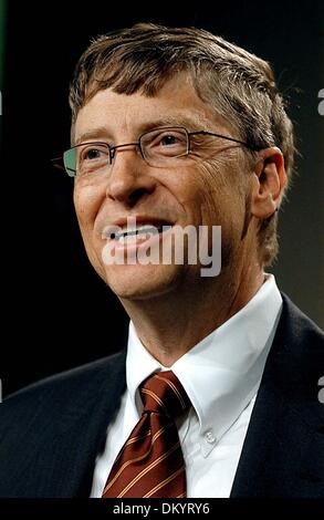 Sept. 18, 2002 - New York, NEW YORK - BILL GATES AS CO-FOUNDER OF THE BILL & MELINDA GATES FOUNDATION ATTENDS THE TIME MAGAZINE GLOBAL HEALTH SUMMIT  AND SPEAKS AT A PRESS CONFERENCE WITH EDITOR , JIM KELLY AT THE JAZZ AT LINCOLN CENTER F.P. ROSE HALL  ON NOVEMBER 2, 2005 IN NEW YORK New York, NEW YORK    ANDREA  RENAULT,    BILL GATES.11-02-2005.K45800AR(Credit Image: © Globe Phot Stock Photo