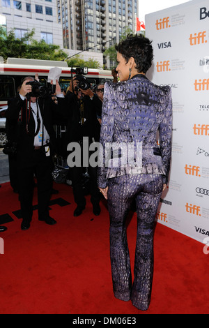 Halle Berry 'Cloud Atlas' premiere arrival at Princess of Wales Theatre during 2012 Toronto International Film Festival Toronto Stock Photo