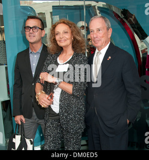 Mayor Michael Bloomberg Diane Von Furstenberg Fashion s Night Out DVF Store DVF Store New York City USA 06.09.12 Stock Photo Alamy