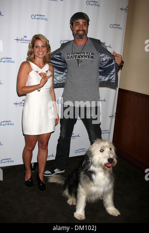 Candance Cameron Bure Victor Webster Bug Z Hallmark Channel 'Puppy Love' private reception at La Piazza at Grove Los Angeles Stock Photo